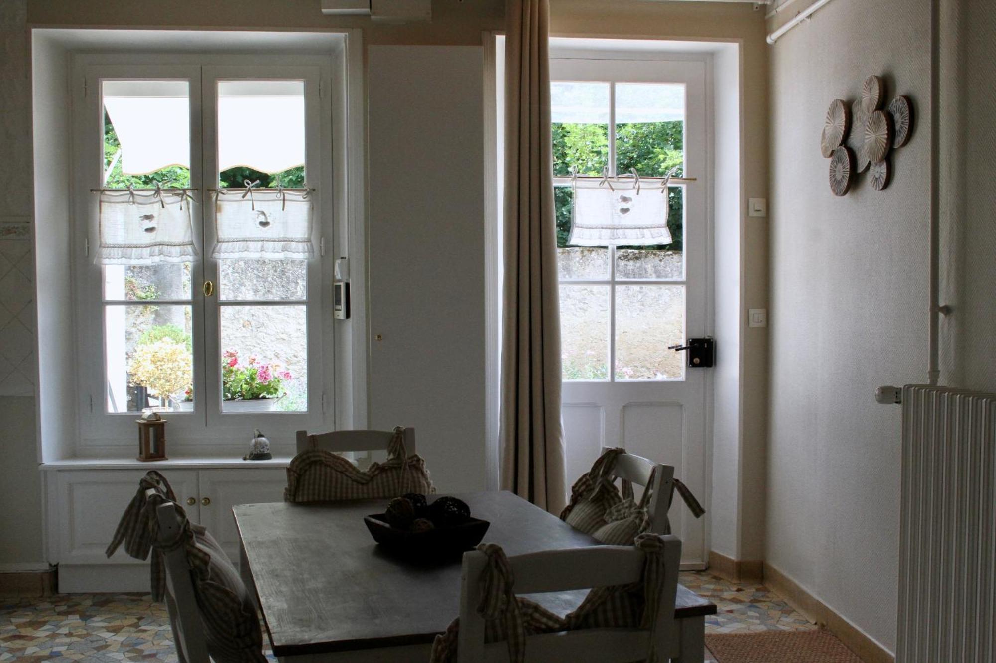 Chambres A La Maison Hermitage Aincourt Esterno foto
